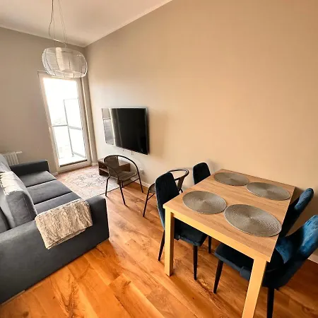 16 Floor Nad Morzem - Lewy